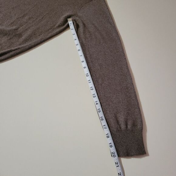 Mantovani Studio Men's Brown Cashmere V-neck Long Sleeve Sweater - Picture 9 of 15